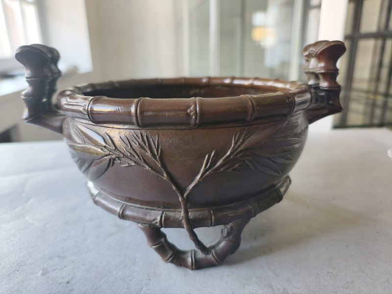 A well cast bronze incense burner with bamboo decoration in relief - 图13