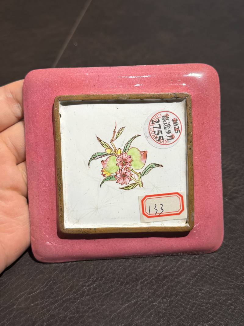 清乾隆 铜胎画珐琅花虫纹方盘 - 图8