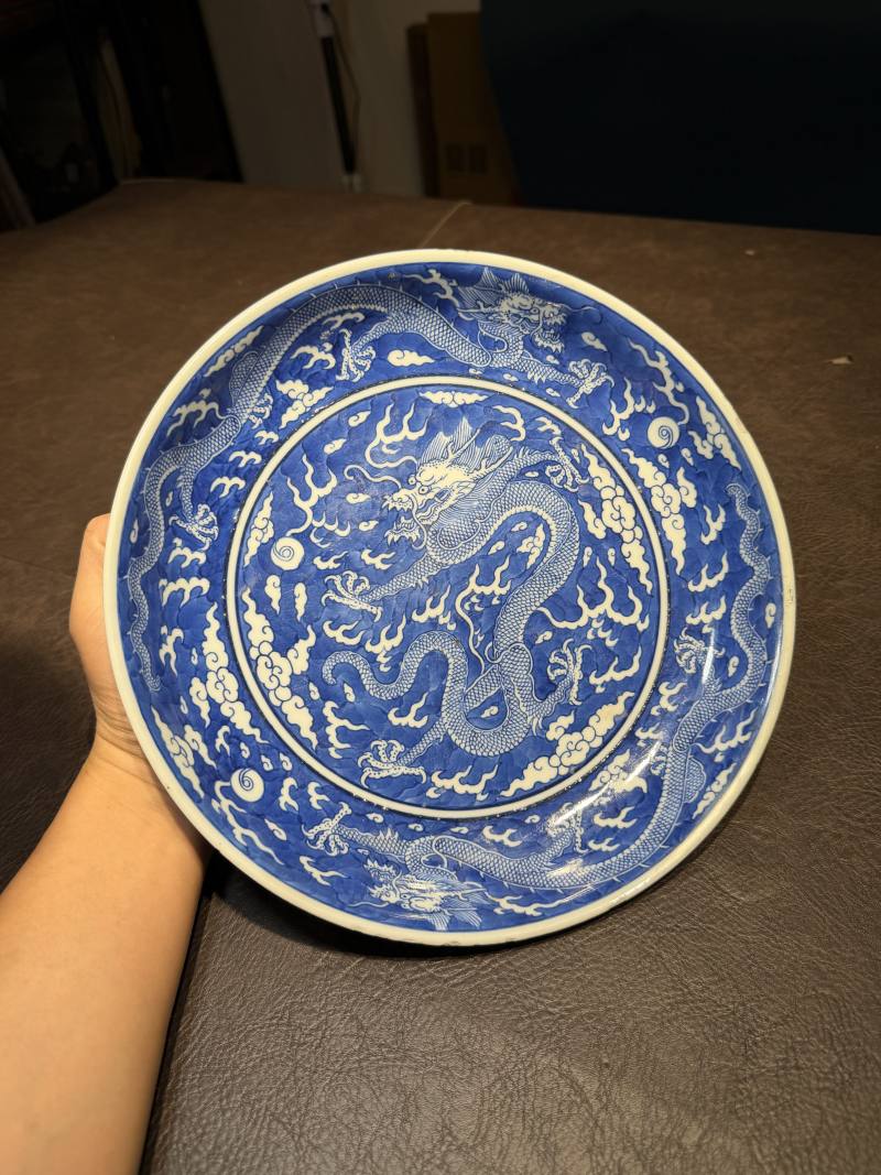 清乾隆 青花地留白龙纹盘 - 图8