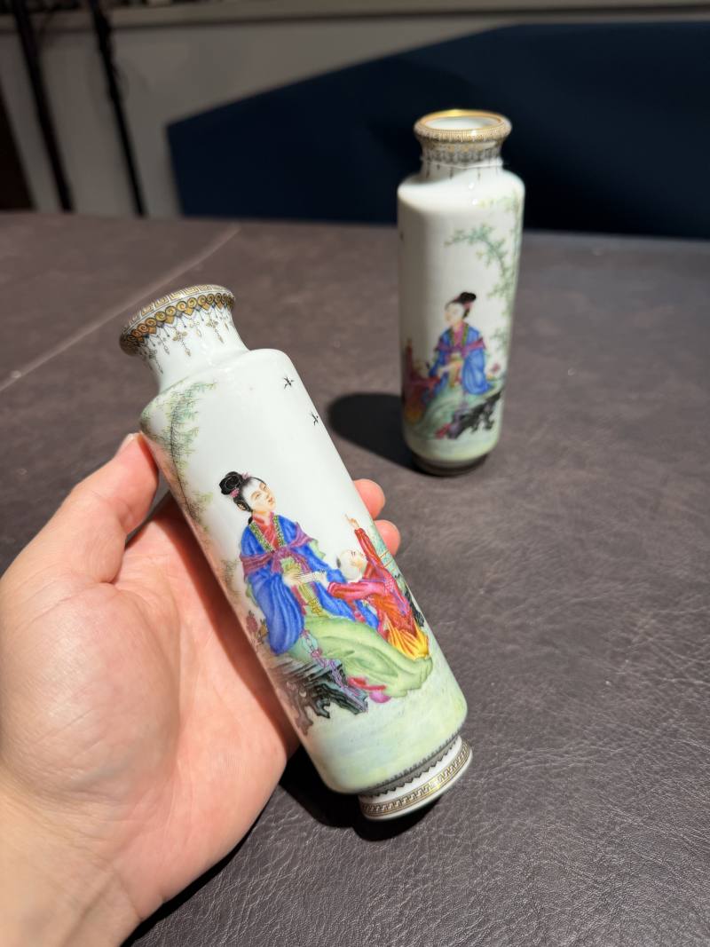 民国 叶震嘉绘珐琅彩仕女图筒瓶一对 - 图5