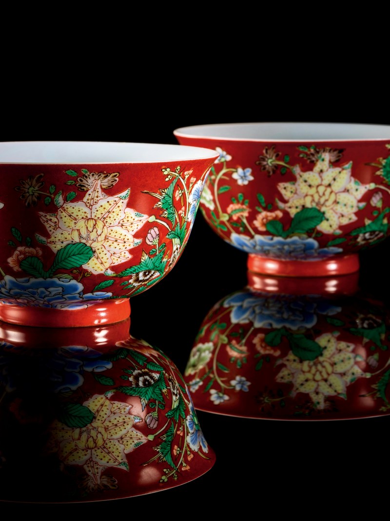 清康熙 御制磁胎画珐琅红地洋彩九秋同庆图碗一对 - 图9