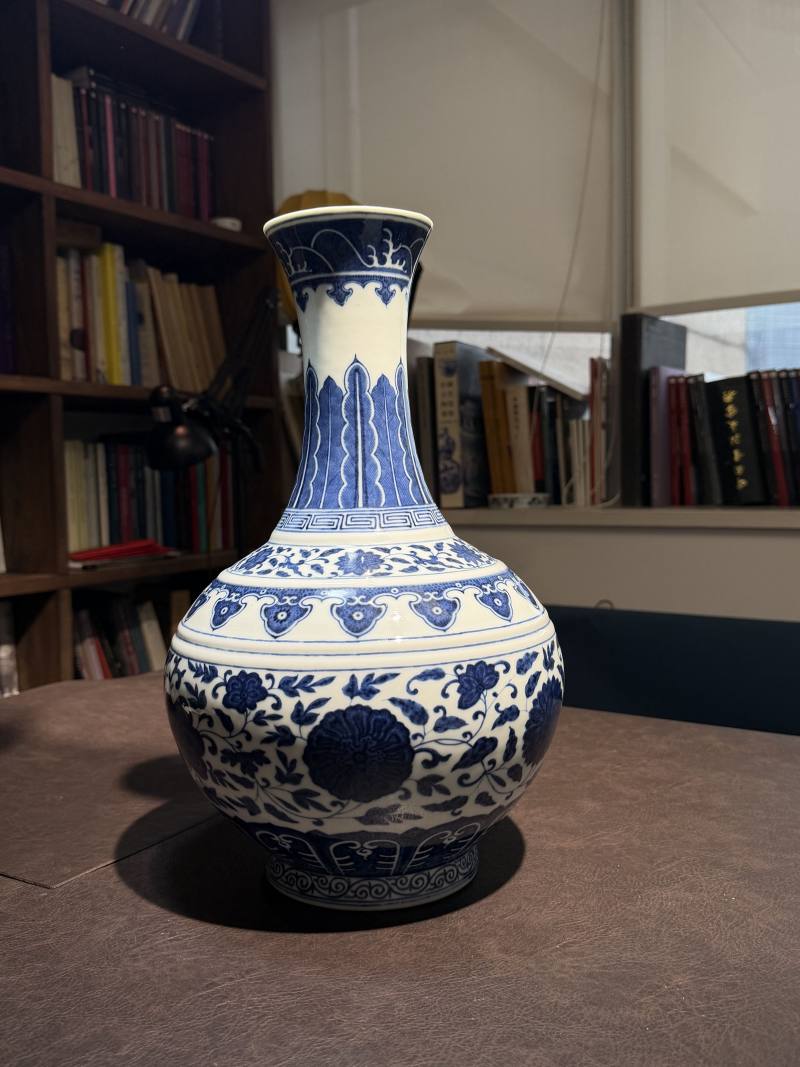 清光绪 青花缠枝莲赏瓶 - 图7