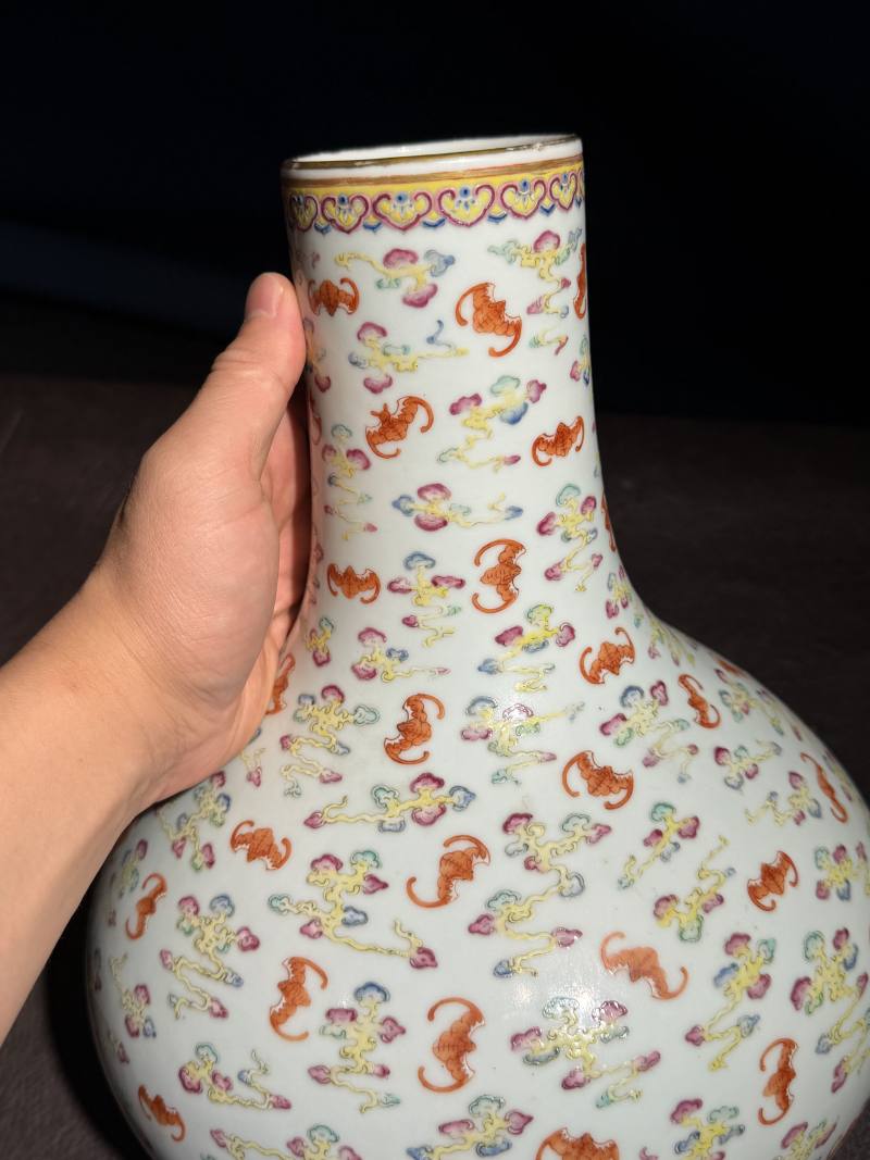 清光绪 粉彩百蝠纹荸荠瓶 - 图10