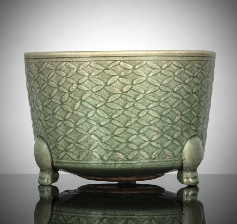 An incense burner with cash pattern and celadon glaze - 图2