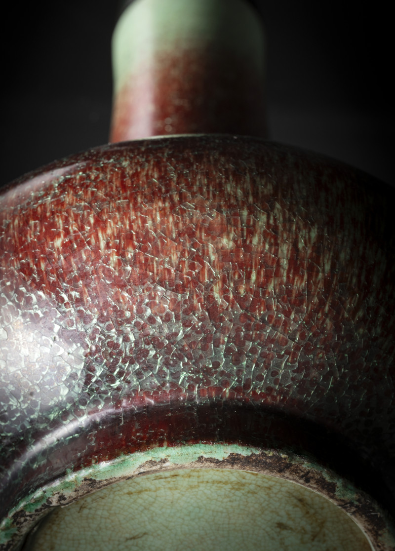 A Peachbloom-glazed porcelain bottle vase - 图6