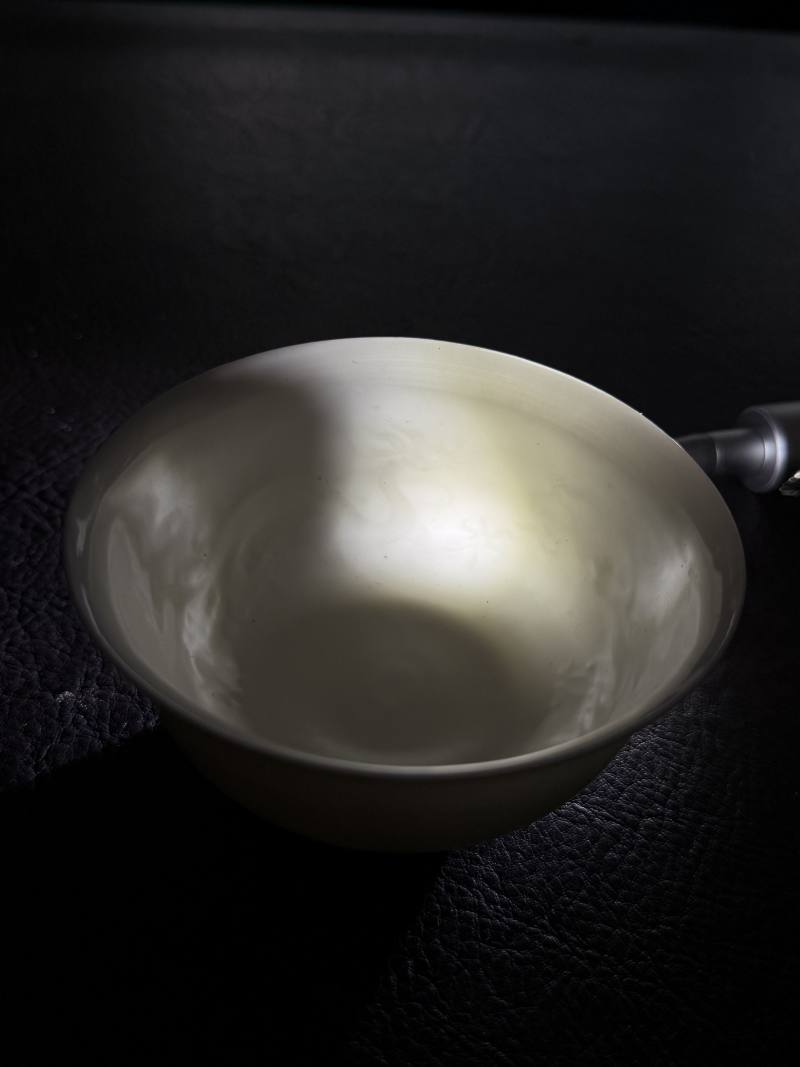明永乐 甜白釉模印龙纹茶盅 - 图16