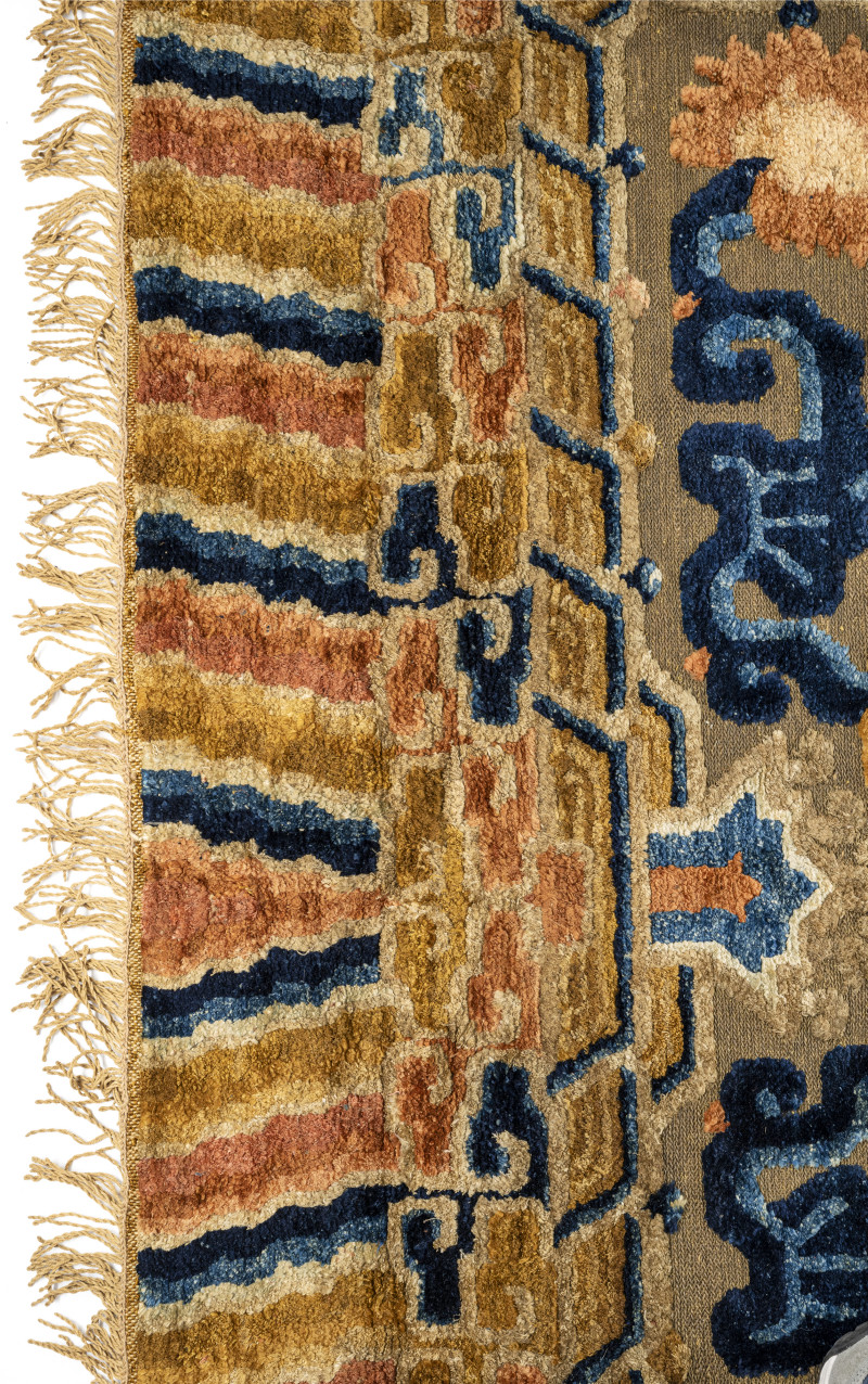 A fine silk carpet - 图7