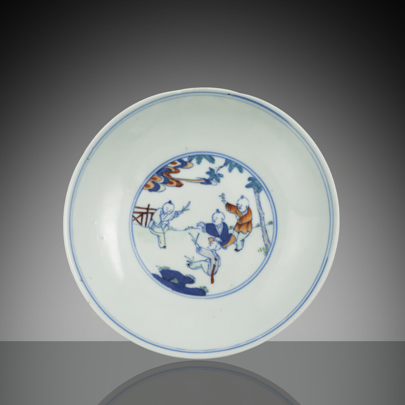 A 'Doucai' saucer with decoration of playing boys