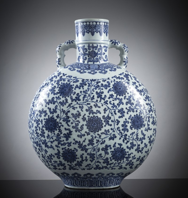 A large and rare underglaze blue decorated porcelain 'moonflask'