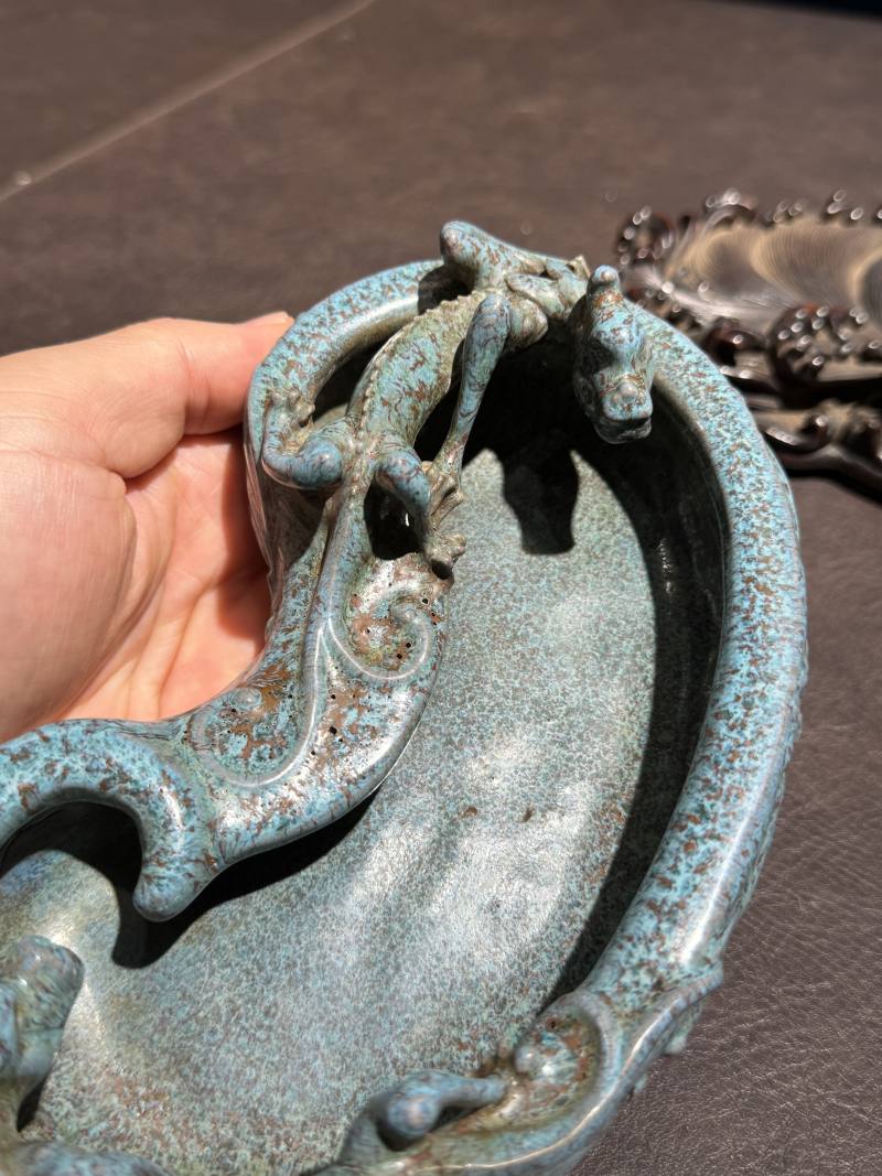 清雍正 炉钧釉海水蟠龙灵芝如意洗（配木座） - 图6