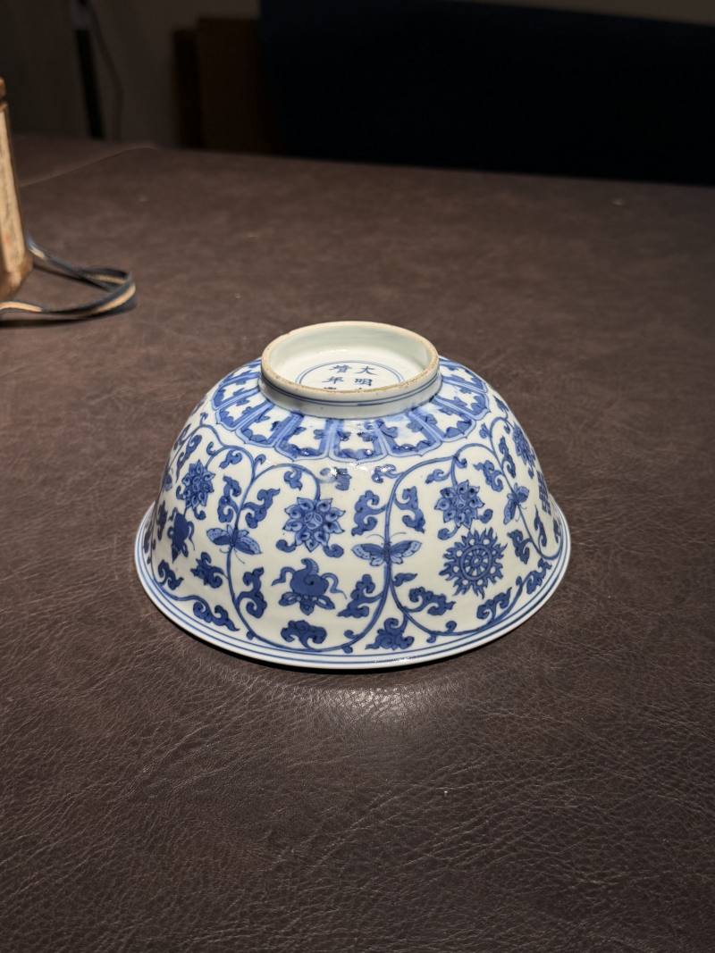 明嘉靖 青花莲托八宝纹碗（老木盒） - 图18