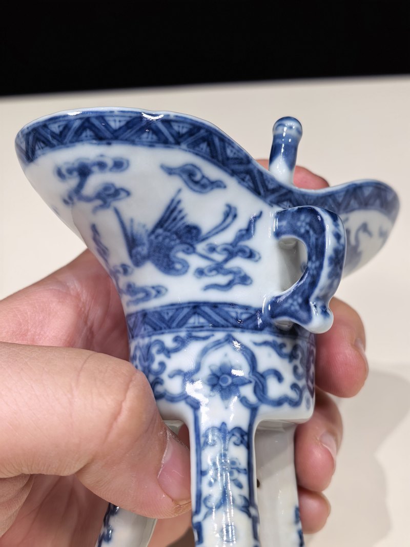 清乾隆 青花云鹤纹爵杯及江山一统爵盘一套 - 图8