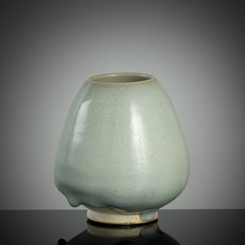 A lotus bud vase with Jun glaze - 图2