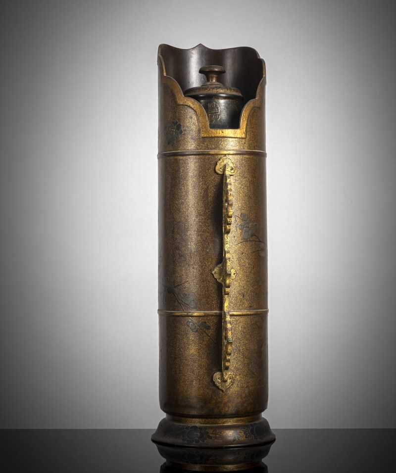 A very rare lacquer and gilt-bronze duomuhu jug with cover - 图4