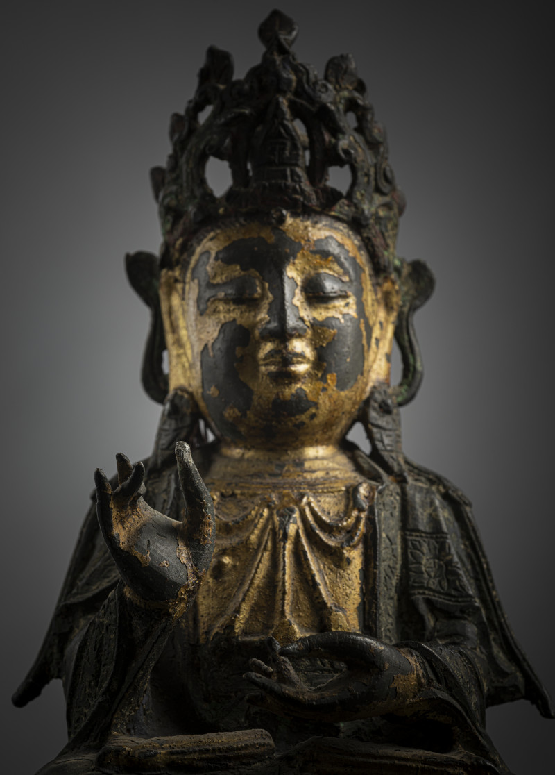 A part-gilt bronze of seated Guanyin - 图3