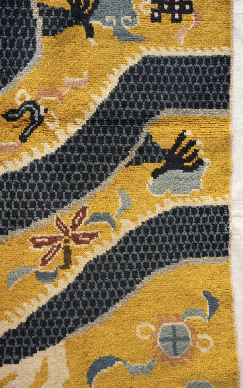 Column carpet, yellow ground, dragon and three demon heads - 图4