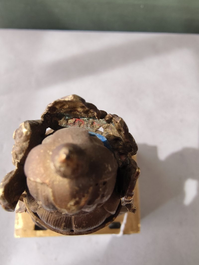 A gilt-bronze figure of Amitayus seated on a throne - 图8