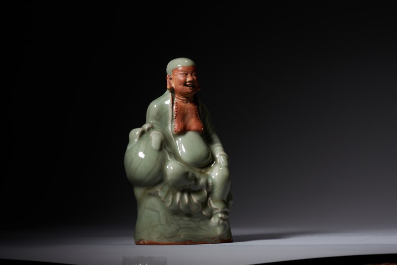 明代 龙泉窑梅子青釉弥勒佛坐像 - 图4