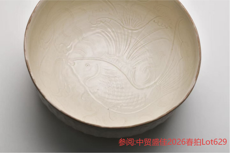 明代 白釉双鱼纹钵 - 图12