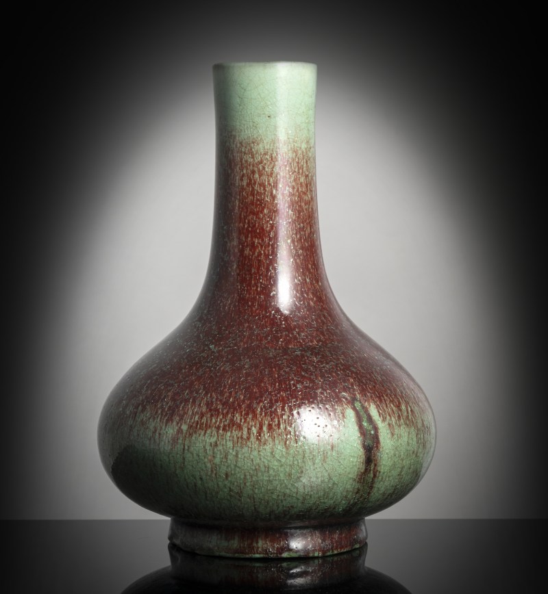 A Peachbloom-glazed porcelain bottle vase - 图3