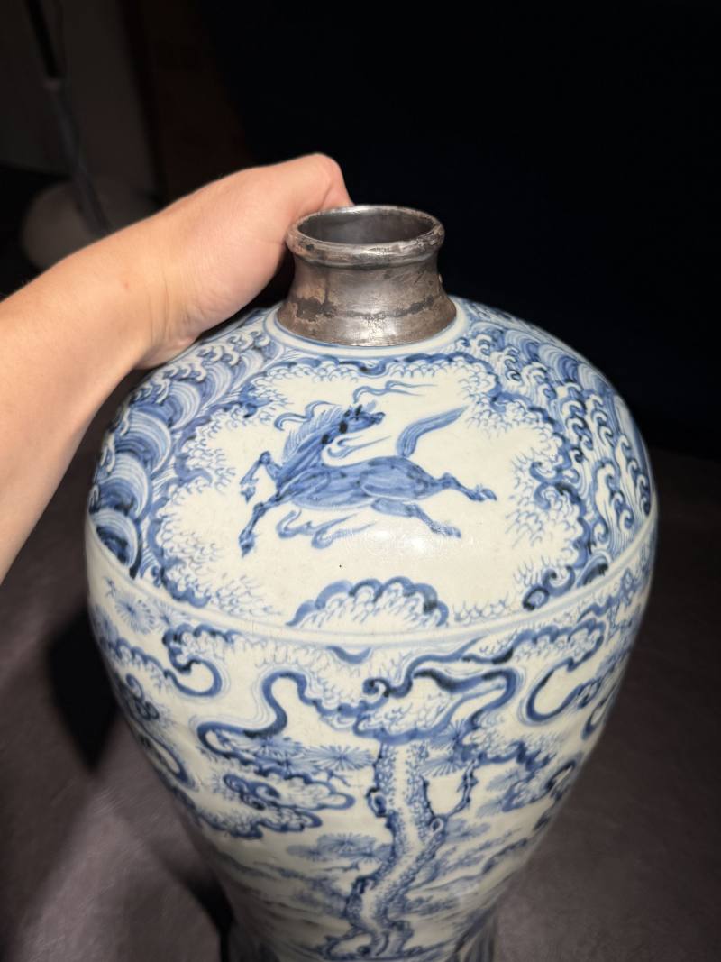 明空白期 青花携琴访友图梅瓶 - 图18