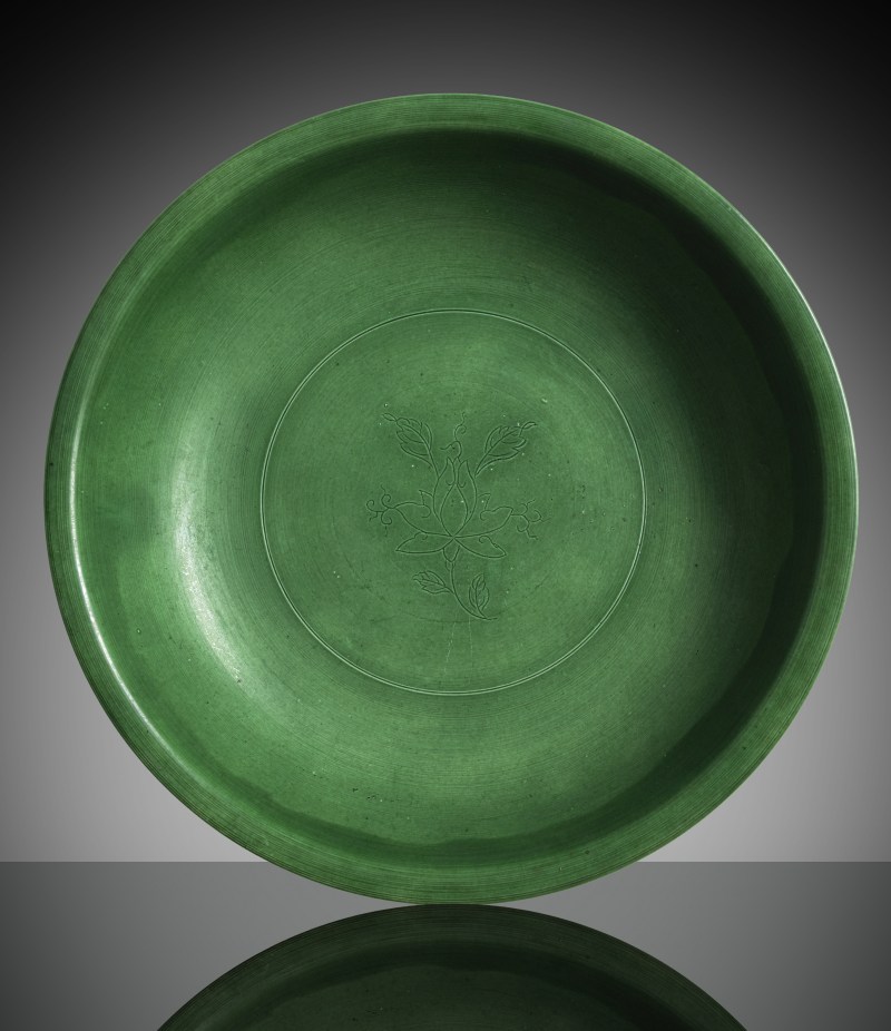 A fine emerald green glazed porcelain bowl