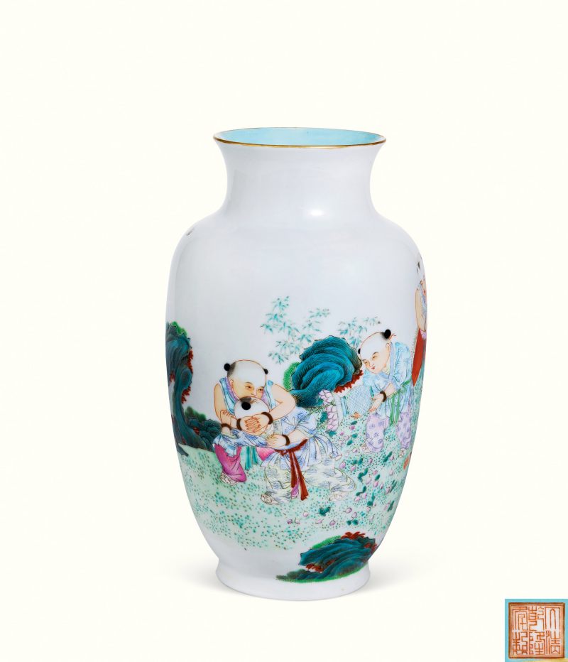 民国 粉彩婴戏灯笼瓶