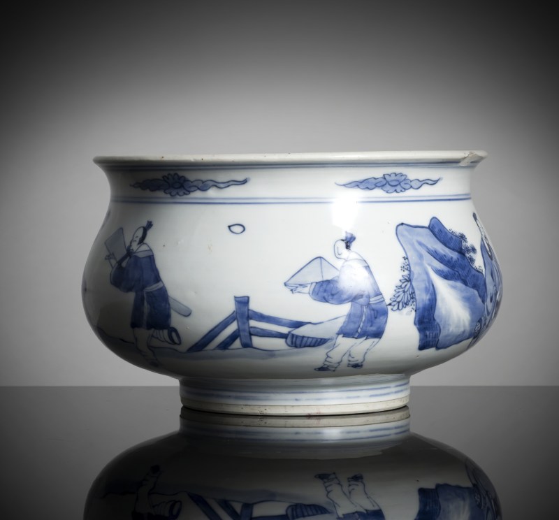 A blue and white porcelain cachepot or incense burner with decoration of scholars - 图3