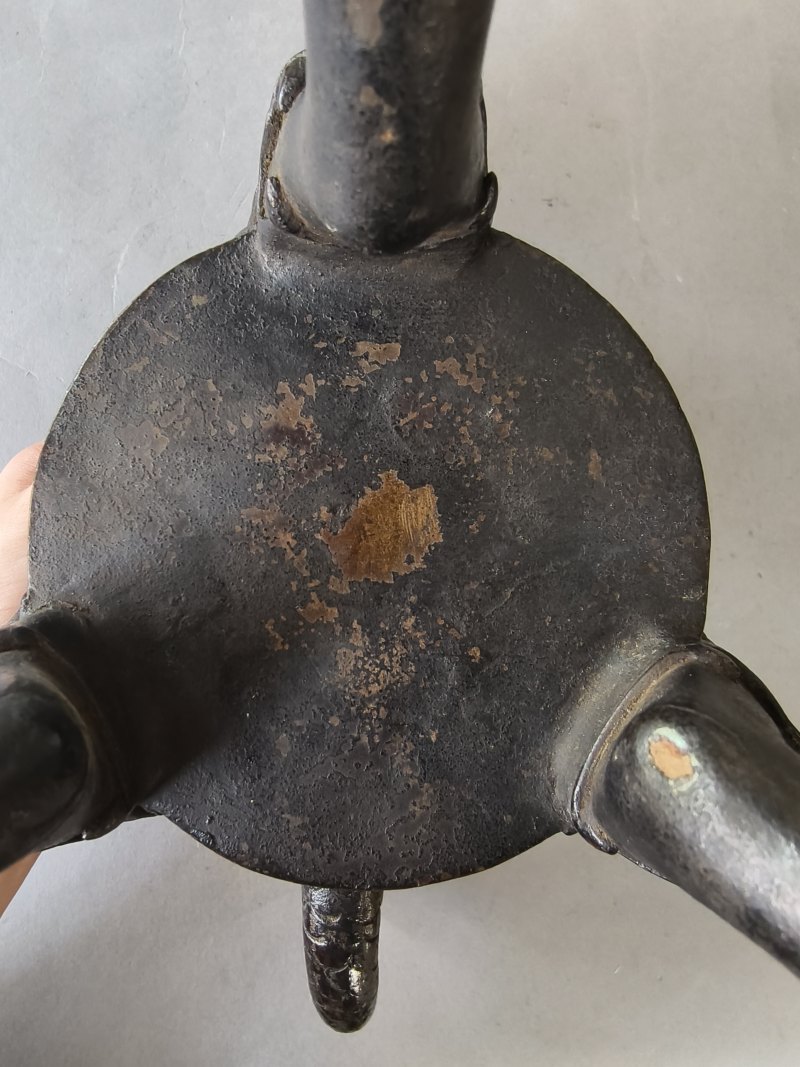 Ann unusual bronze censer on three feet with dragon handles - 图14