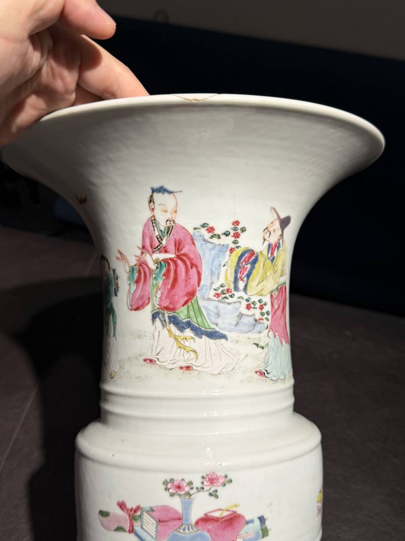 清雍正 粉彩“高仕采芝”图花觚 - 图10