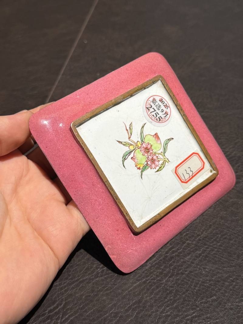 清乾隆 铜胎画珐琅花虫纹方盘 - 图10