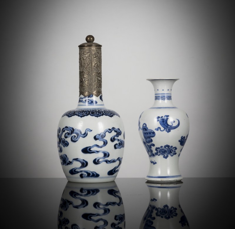 A fine porcelain vase with cloud pattern and Ottoman mounting and vase with underglaze blue decoration from Antiques next another vase - 图4