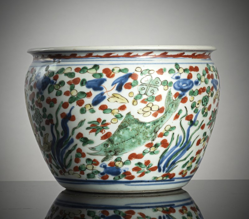 A 'Wucai' porcelain cachepot or jardinière with fishes - 图3