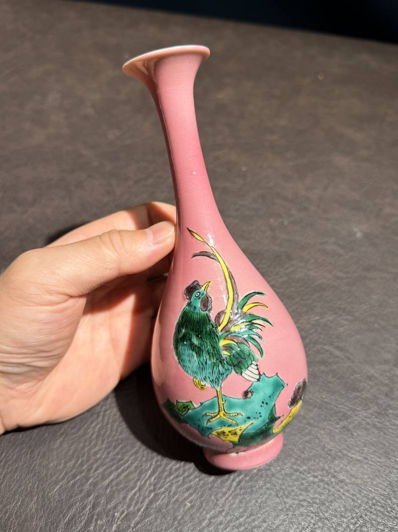 清康熙 胭脂水地素三彩冠上加冠玉壶春瓶 - 图5
