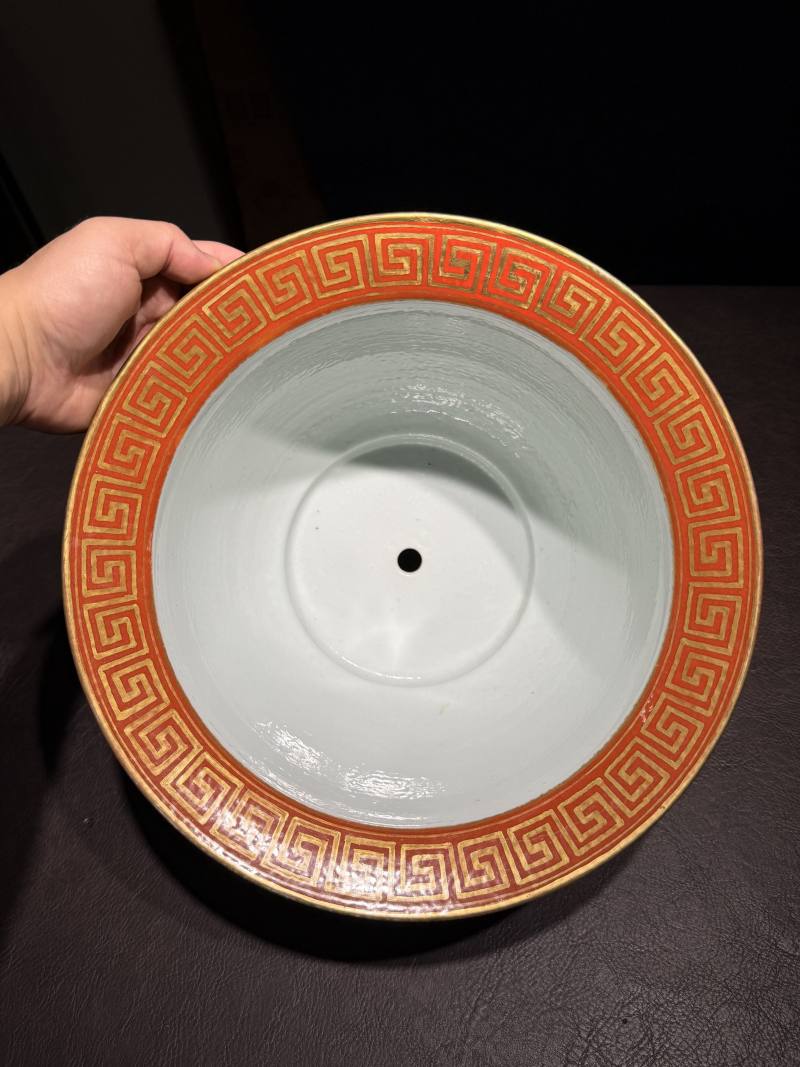 清同治 珊瑚红地描金“喜”字纹花盆 - 图9