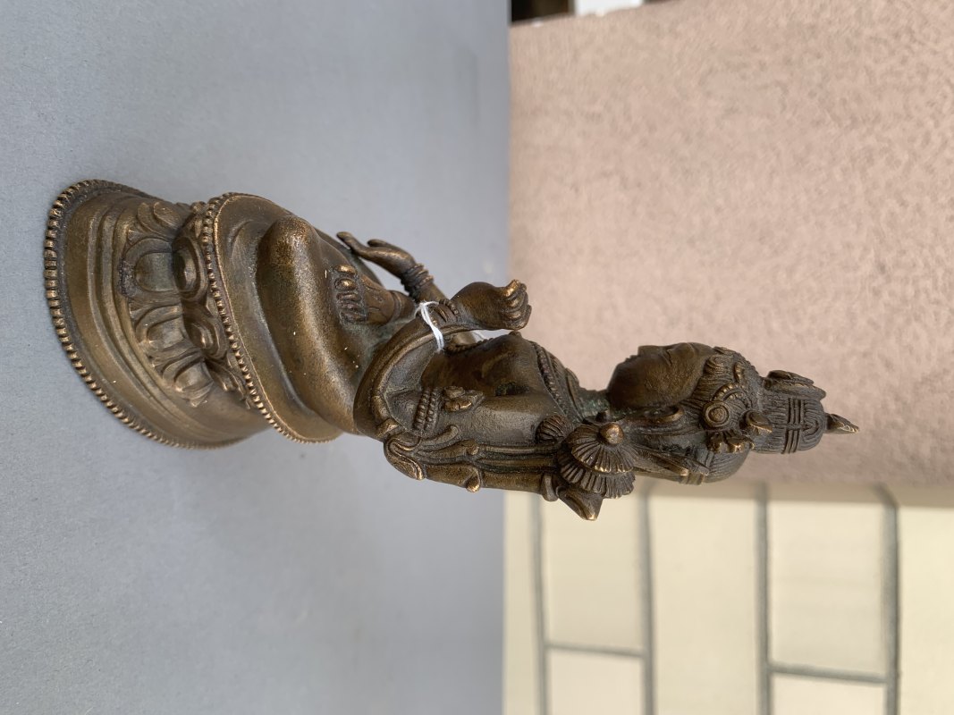 A BRONZE FIGURE OF A TARA - 图9