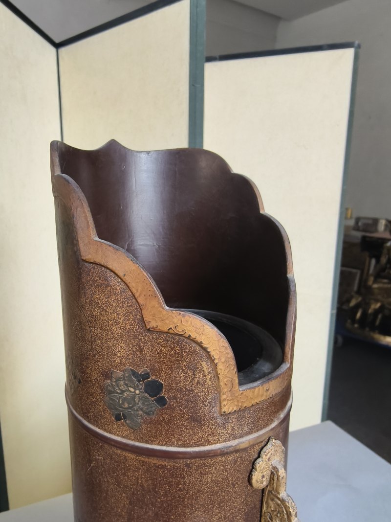 A very rare lacquer and gilt-bronze duomuhu jug with cover - 图9
