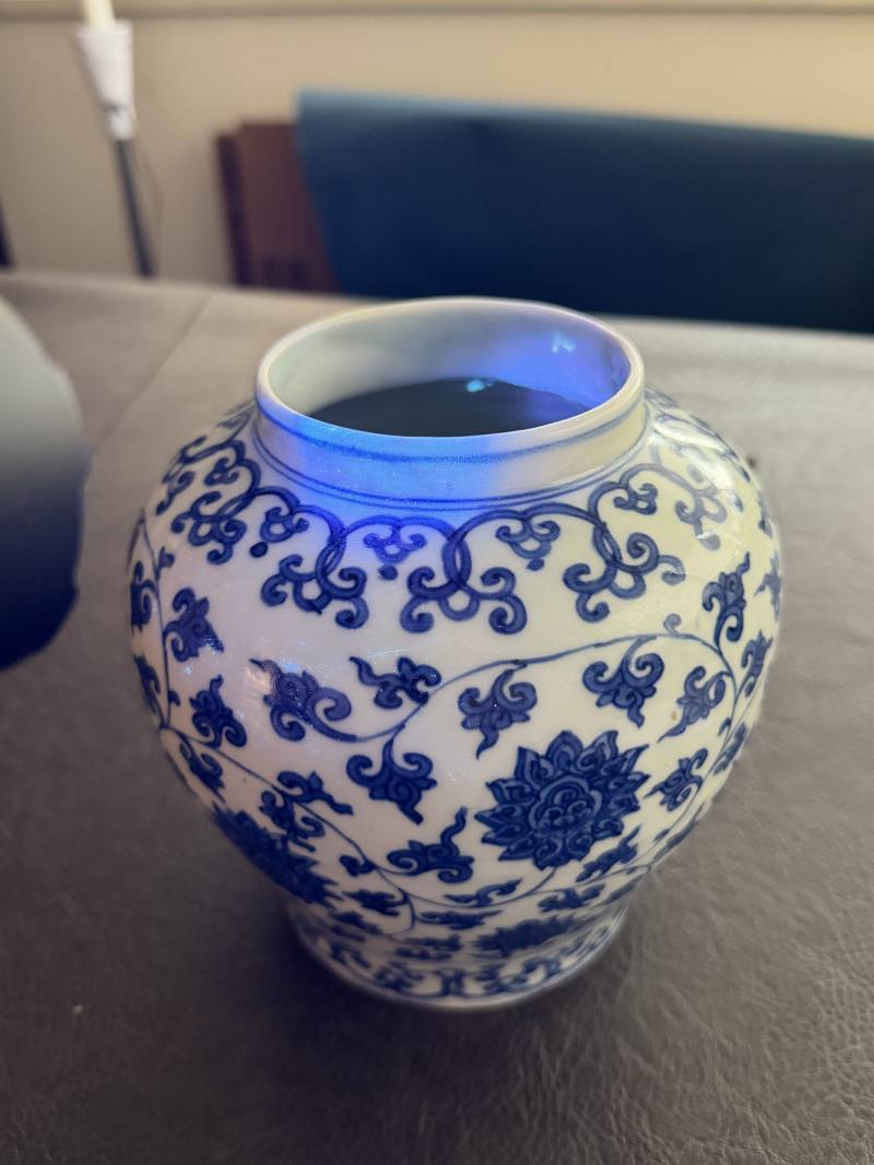 明万历 青花缠枝莲纹罐 - 图15