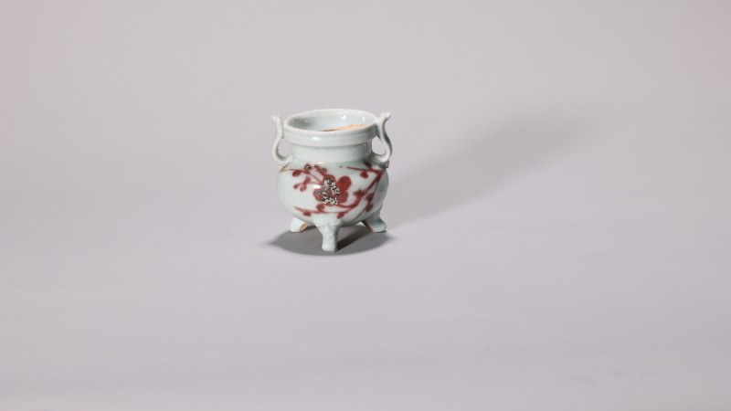 明代 釉里红三足香炉 - 图3