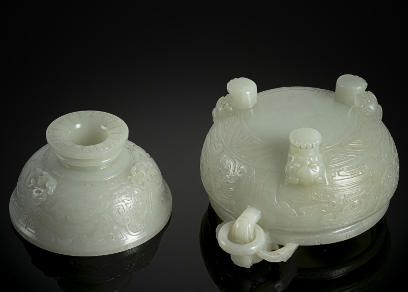 An exquisite carved light green jade censer and cover in archaic style - 图6