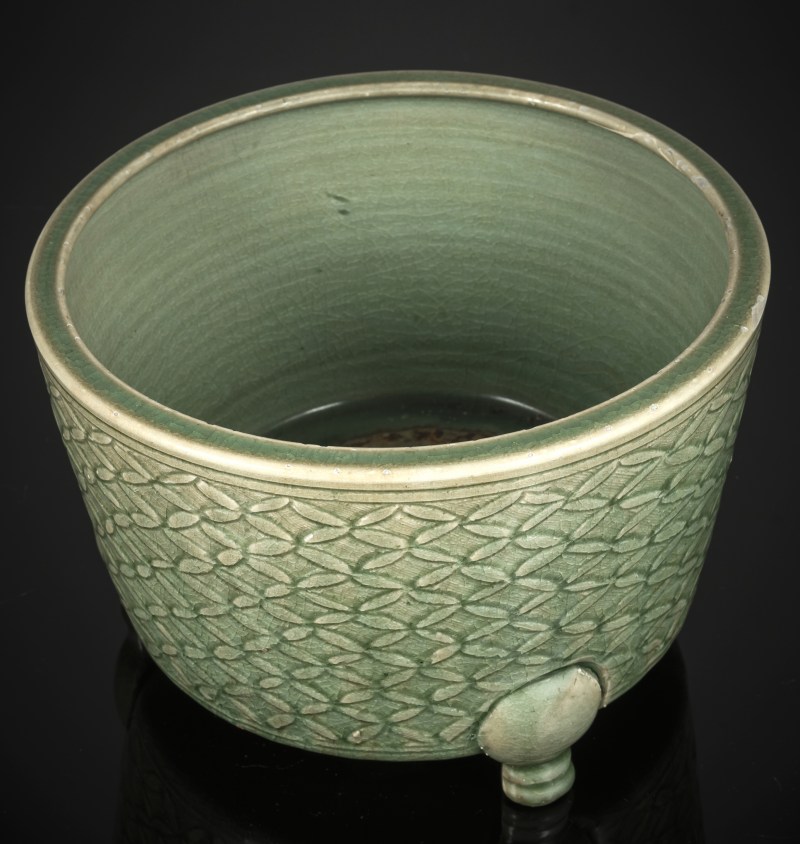 An incense burner with cash pattern and celadon glaze - 图3