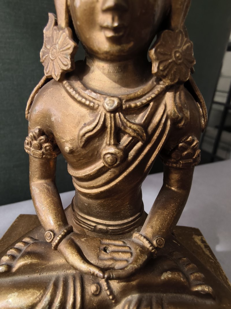 A gilt-bronze figure of Amitayus seated on a throne - 图15