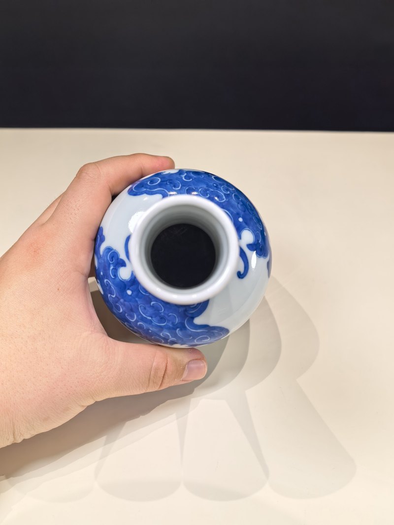 清康熙 青花夔凤纹摇铃尊 - 图13