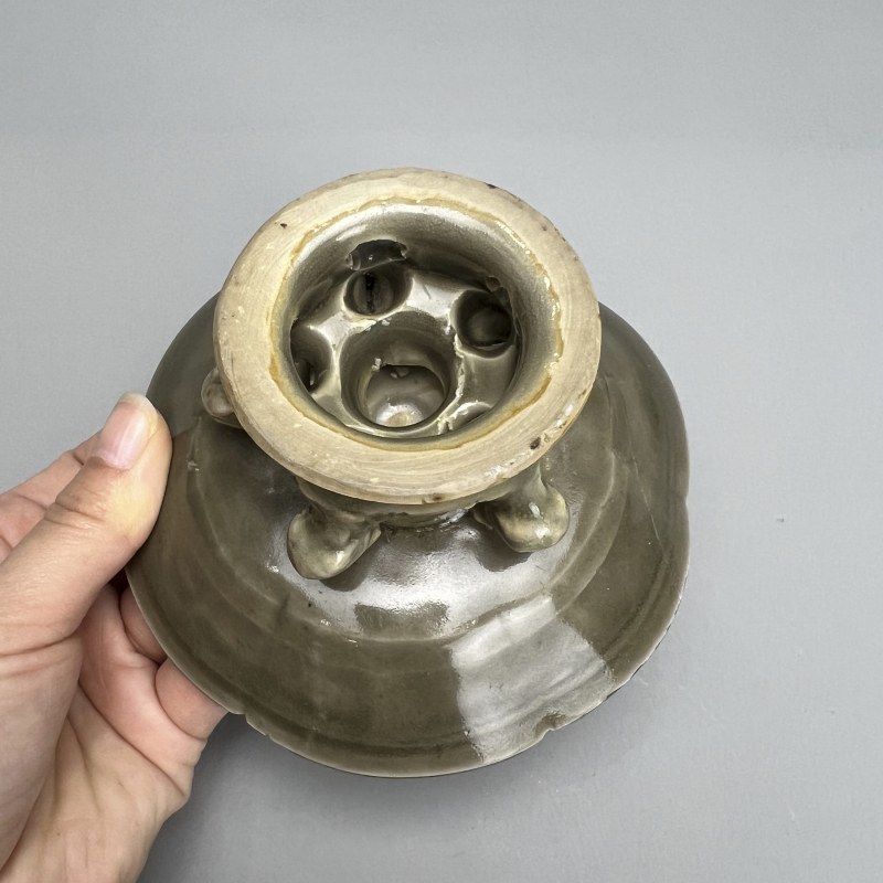 明代 青釉瑞兽花口洗 - 图18