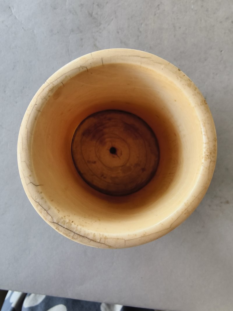 A cylindrical ivory brush pot with engraved decoration of a landscape and inscription - 图15