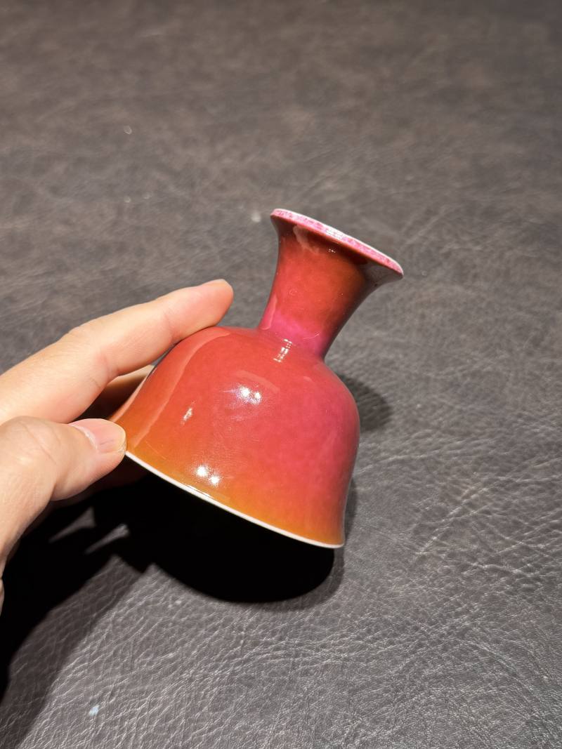 清雍正 胭脂釉高足杯一对（配木座） - 图23