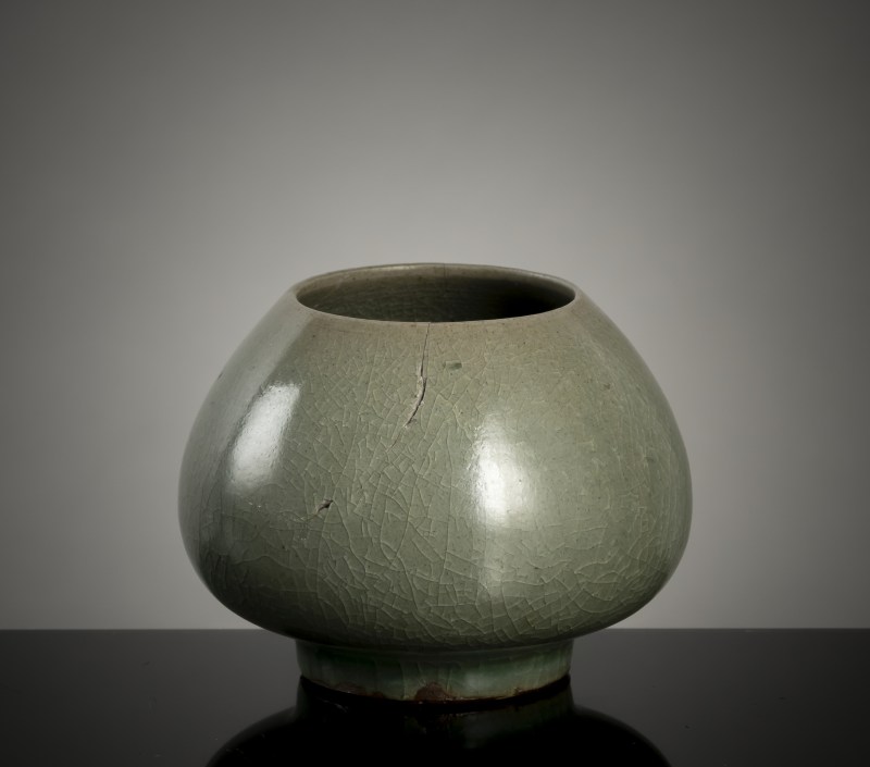 A Lotus bud Longquan vase with crackled celadon glaze - 图3