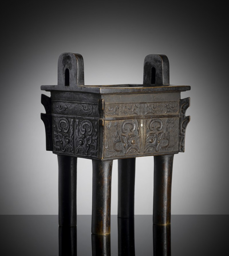 A bronze incense burner in the shape of the 'fang ding' food vessel in archaic style - 图3