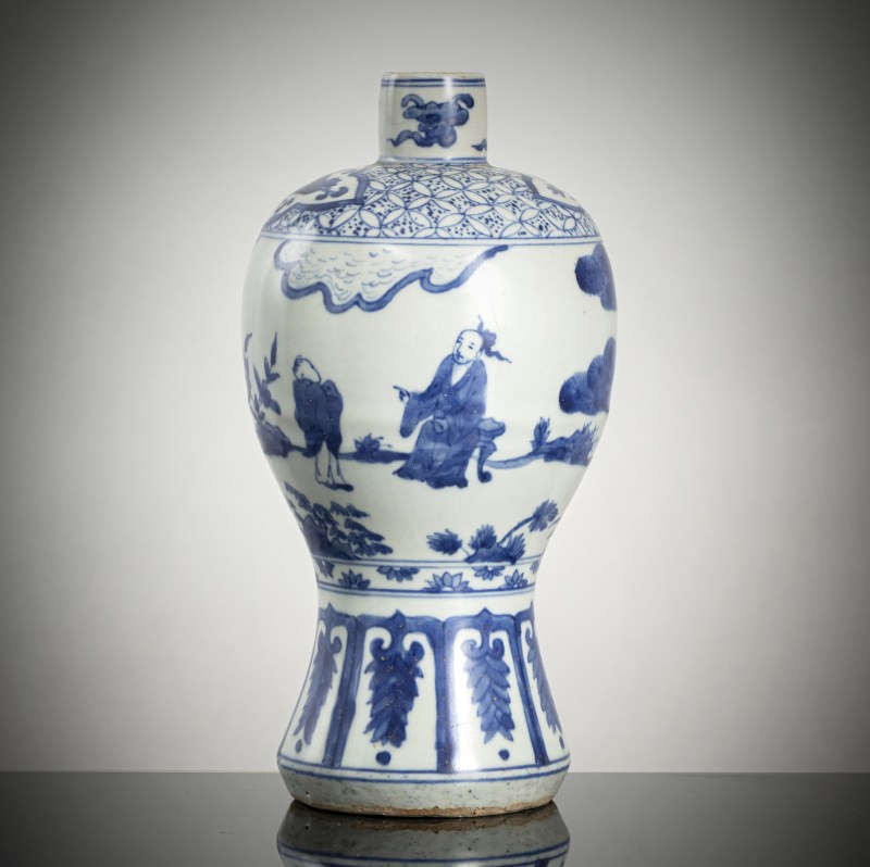 A good blue and white meiping with figural scene - 图4