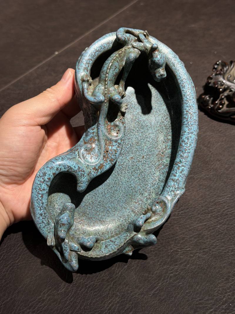 清雍正 炉钧釉海水蟠龙灵芝如意洗（配木座） - 图9